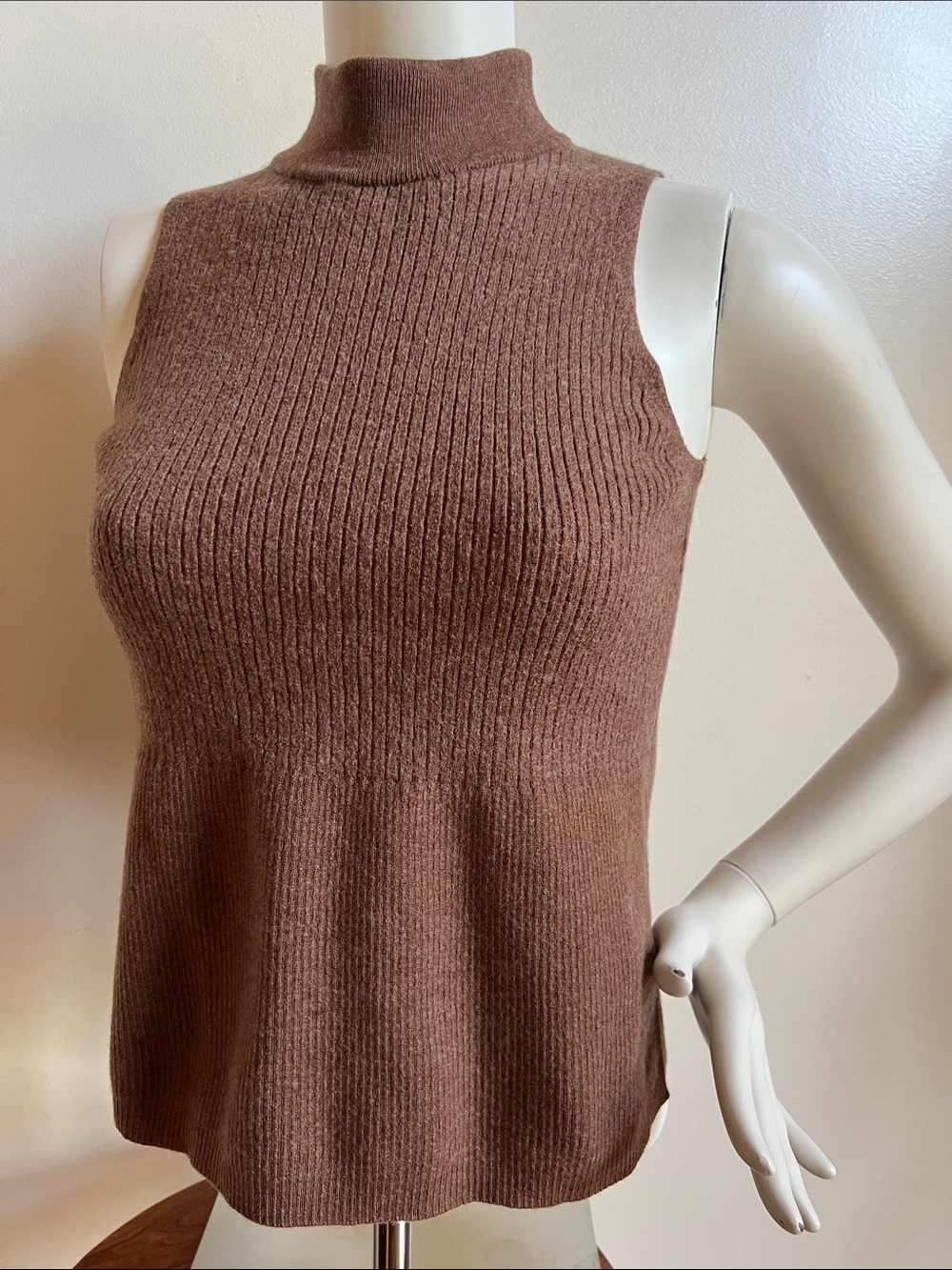 H by Halston Sleeveless Turtleneck wool Sweater - Taupe Brown